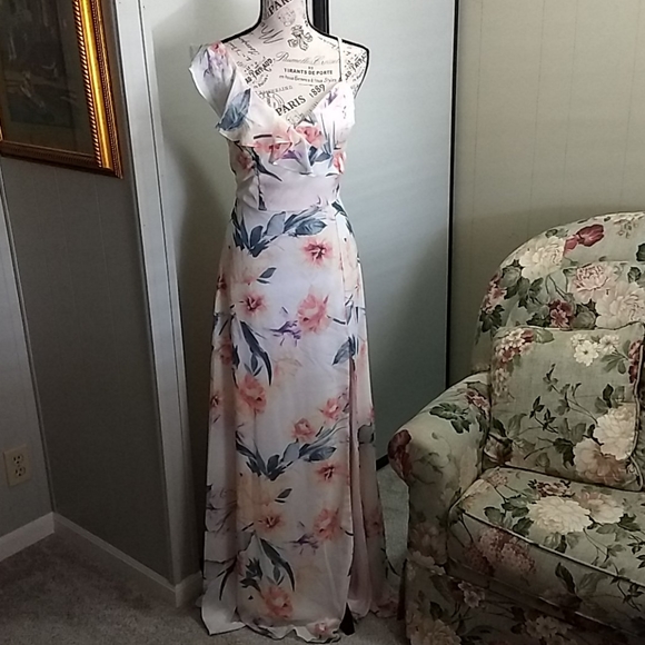 Gorgeous Floral Dress - Picture 1 of 5
